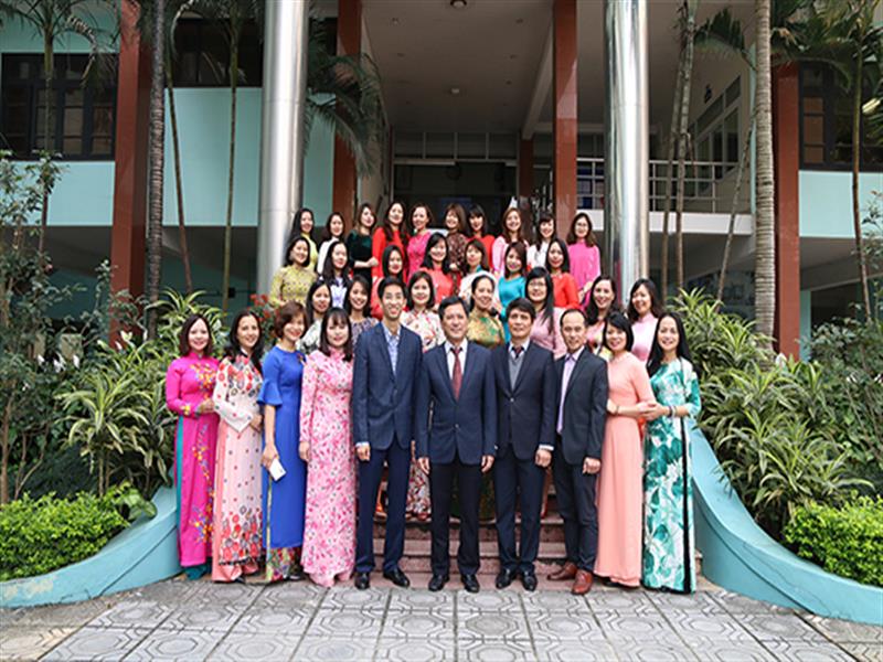 AMC tôn vinh giá trị truyền thống Áo dài Việt Nam