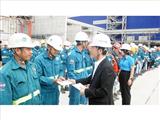 Bộ trưởng Bộ Xây dựng Phạm Hồng Hà thăm tặng quà Tết cho công nhân lao động ngành Xây dựng tại Nhà máy nhiệt điện Sông Hậu 1