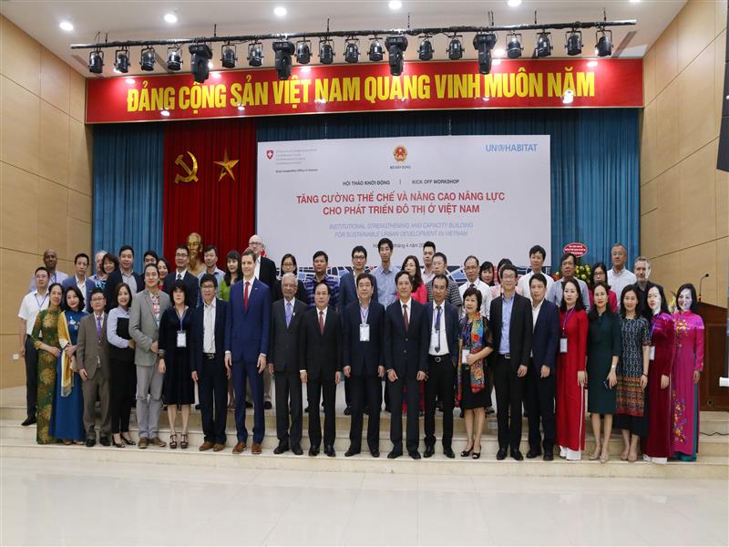 3.	Hội thảo Tăng cường thể chế và nâng cao năng lực phát triển đô thị ở Việt Nam